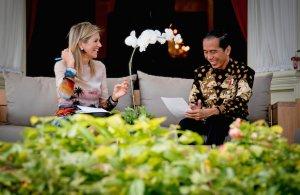 The UNSGSA visit to Indonesia in August 2016 has helped spark renewed activity to expand financial services to excluded populations. During their meeting, President Widodo signed the country's financial inclusion strategy, an important step towards building a comprehensive set of solutions for Indonesia.